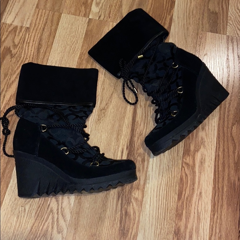 Coach Boots!❤️